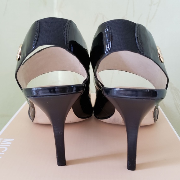 MICHAEL KORS WOMEN'S ROCHELLE OPEN TOE SHOES: BLACK PATENT 9M PRE-OWNED W/BOX - Picture 6 of 16